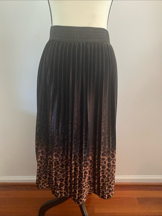 Chico's Dresses & Skirts - Chicos  NWT midi skirt animal ombré pleated
